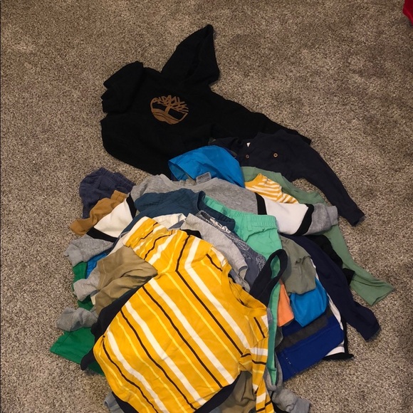 Lot of 12-18 month boy clothes - Picture 1 of 2